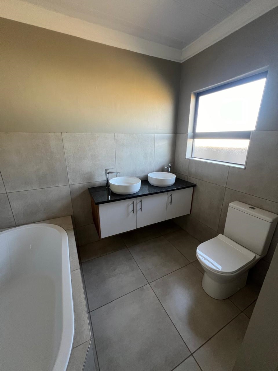 4 Bedroom Property for Sale in Ellaton North West